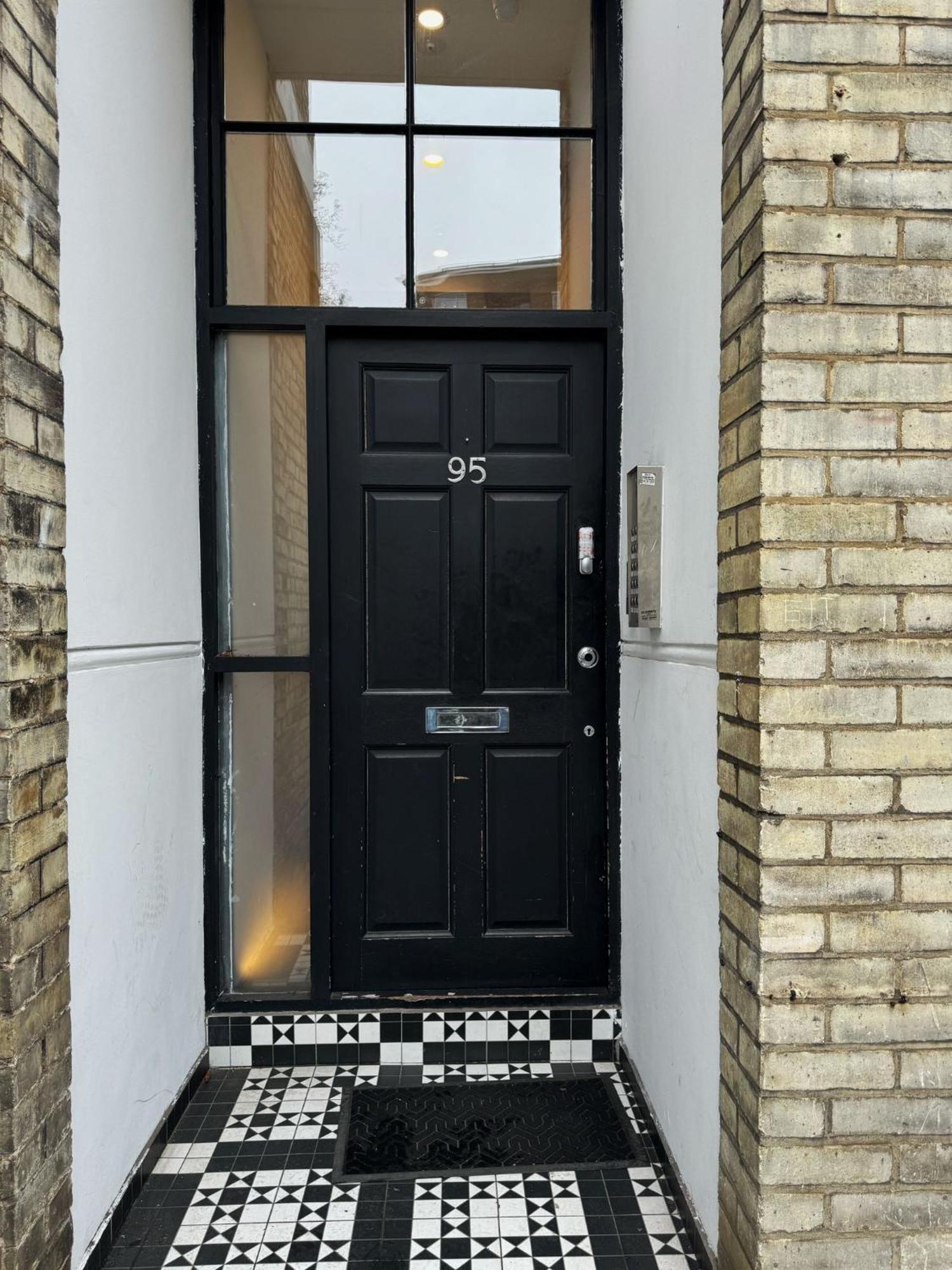 95 Studios London Exteriör bild